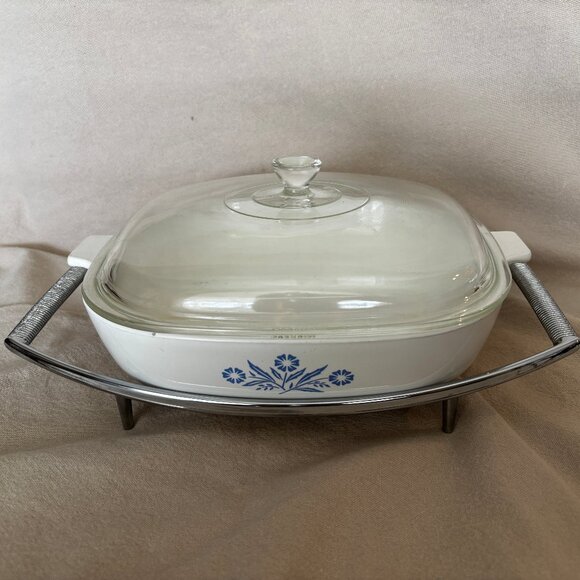 Vintage Corningware Blue Cornflower 10 inch casserole dish with lid and stand - Picture 1 of 10